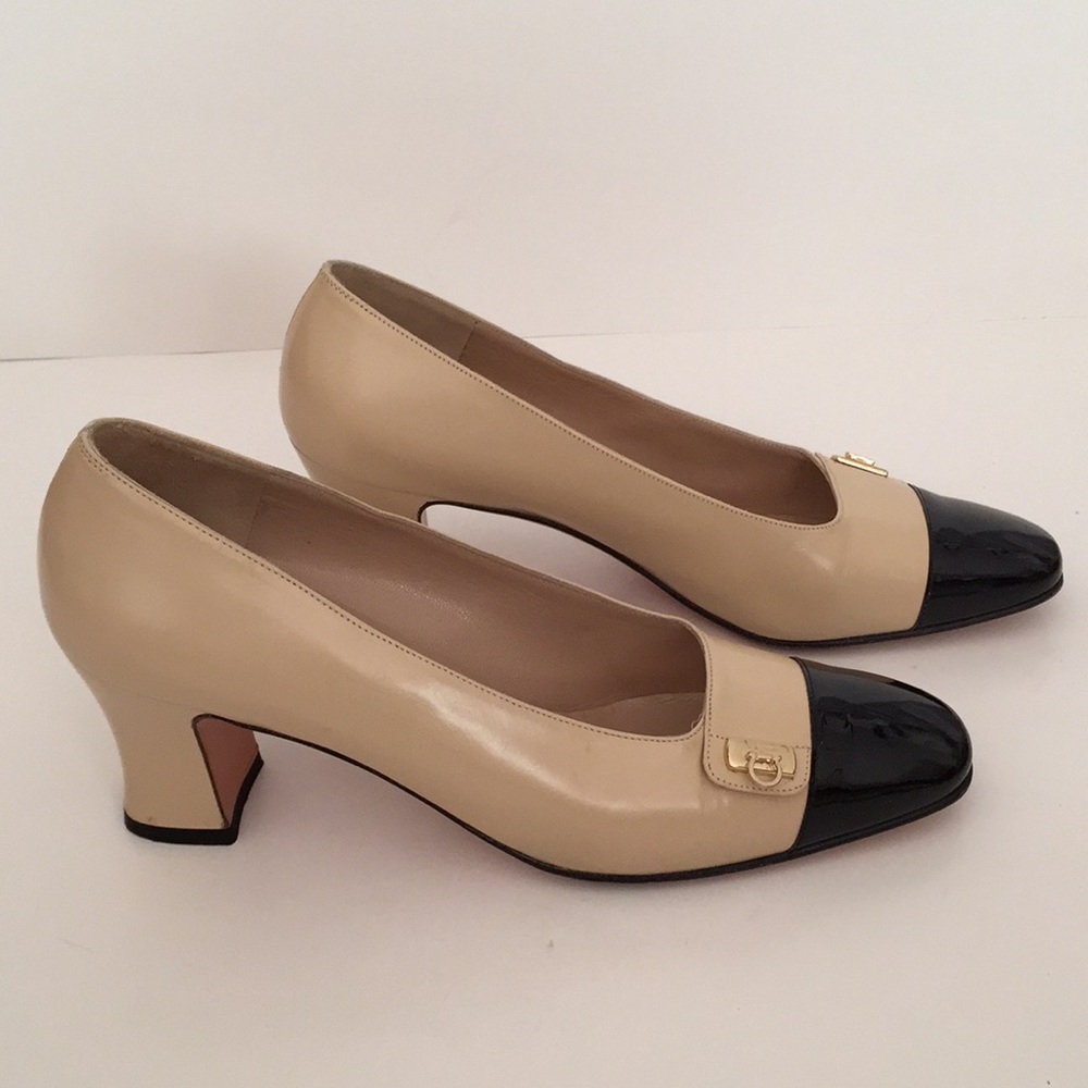 Salvatore Ferragamo Black Patent Cap-Toe Tan Leather Pumps - Gold Gancini - Picture 7 of 14